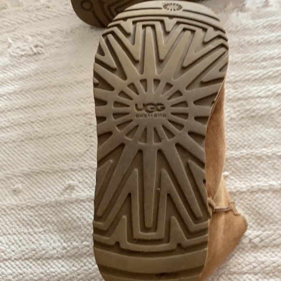 Women’s Bailey Button Ugg - Picture 10 of 13